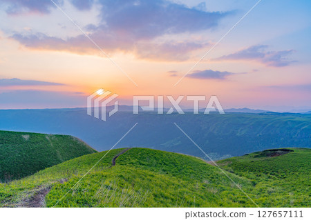 （熊本縣）阿蘇山 - 大觀峰的夜景和日落 127657111
