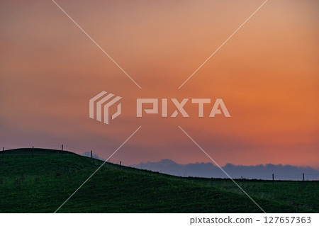 (Kumamoto Prefecture) Mount Aso, Daikanbo Peak, as the sun sets 127657363