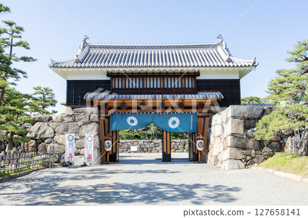 Sakura-Gomon Gate at Tamamo Park, historic site of Takamatsu Castle, Kagawa Prefecture Sakura-Gomon Gate at Tamamo Park, historic site of Takamatsu Castle, Kagawa Prefecture 127658141