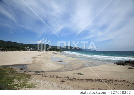 Beautiful sandy beach and sea 127658262