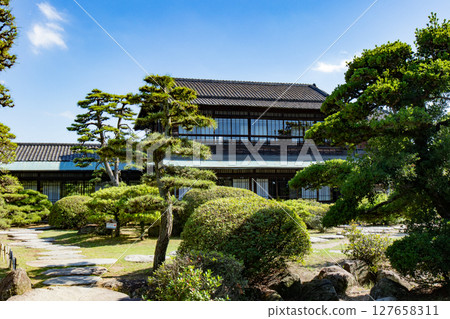 Hiunkaku Garden in Tamamo Park, Takamatsu Castle Ruins, Kagawa Prefecture Hiunkaku Garden in Tamamo Park, Takamatsu Castle Ruins, Kagawa Prefecture 127658311