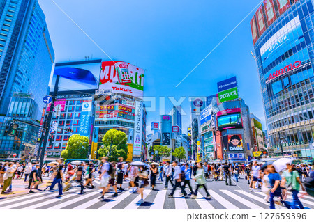 Tokyo cityscape in Japan: Inbound tourism continues in June... Shibuya Scramble Crossing bustling with foreign tourists 127659396