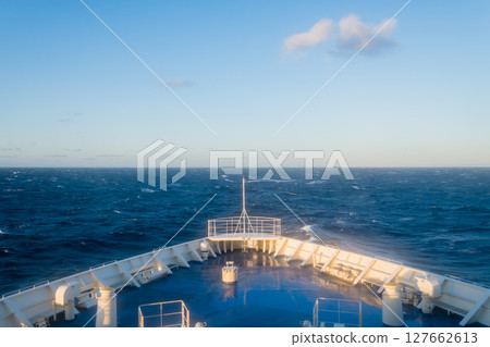 [Tokyo Kyushu Ferry bound for Mayu Shinmoji, from the bow on the Pacific Ocean during a rough sea] 127662613
