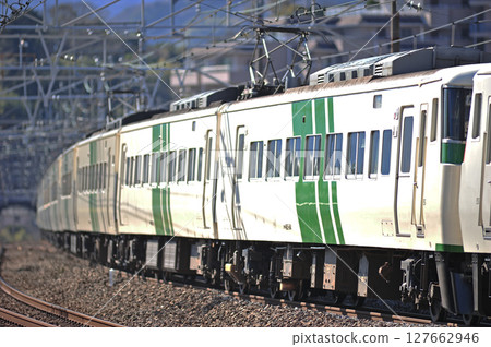 東海道線 真鶴 JR 東日本 185 系 C3 + A7 編組(大宮)大通子 東海道線 真鶴 JR 東日本 185 系 C3 + A7 編組(大宮)大通子 127662946