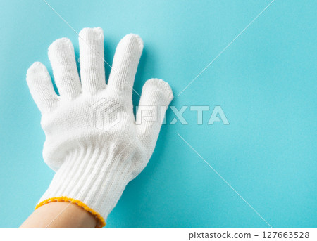 左手戴手套 127663528