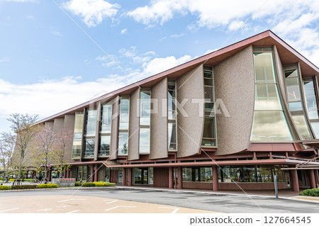 Ishikawa Prefectural Library on a sunny day in Kanazawa City, Ishikawa Prefecture 127664545