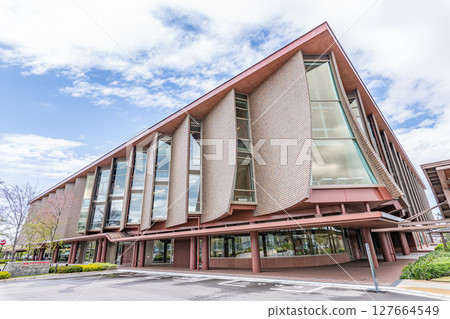 Ishikawa Prefectural Library on a sunny day in Kanazawa City, Ishikawa Prefecture 127664549