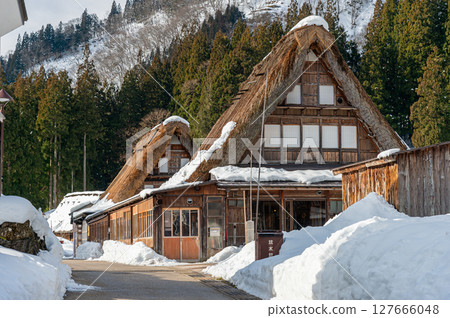 白雪皚皚的相倉合掌村 白雪皚皚的相倉合掌村 127666048