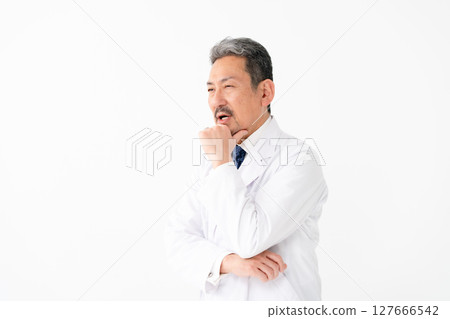 白大褂的男人肖像擔心 127666542