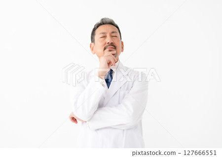 白大褂的男人肖像擔心 127666551