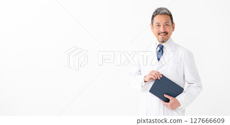 一件白大褂男 127666609