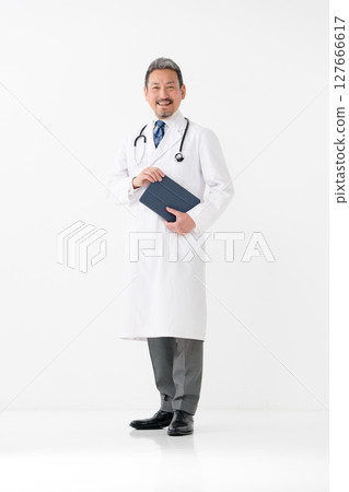 一件白大褂男 127666617