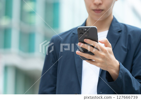 Men, casual business, smartphone, hand Men, casual business, smartphone, hand 127666739