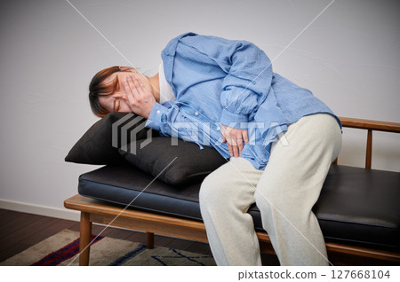 患有孕吐的女性、孕婦、產婦 127668104