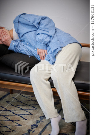 患有孕吐的女性、孕婦、產婦 患有孕吐的女性、孕婦、產婦 127668135