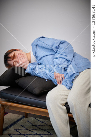 患有孕吐的女性、孕婦、產婦 127668143