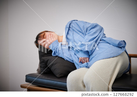 患有孕吐的女性、孕婦、產婦 127668292