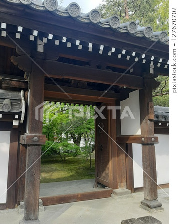 Gate pillar 127670702