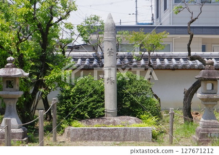 Sugawara Tenmangu Shrine's Brush Tomb (Nara City, Nara Prefecture) 127671212