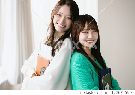 大學生 127671590