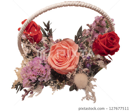 籃子裡的一束玫瑰 127677511