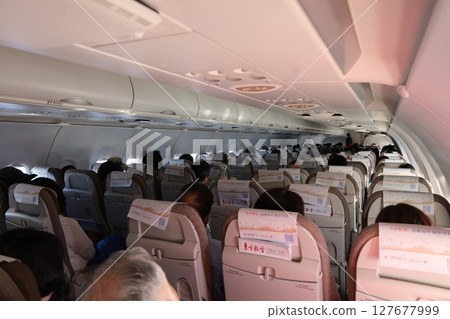 飛往上海的空中巴士 A320 客機內部－中國東方航空 127677999