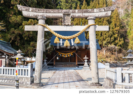 岐阜縣高山市村上市，奧飛騨溫泉的守護神社－村上神社（祭祀村上天皇）的鳥居 127679305