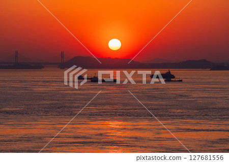 <Kagawa Prefecture> Evening view of the Great Seto Bridge and the ocean 127681556
