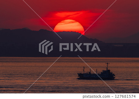 <香川縣>瀨戶大橋與大海的夜景 <香川縣>瀨戶大橋與大海的夜景 127681574