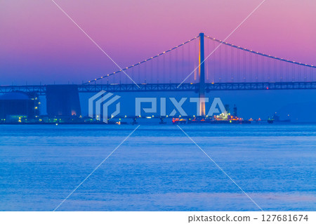 <Kagawa Prefecture> Evening view of the Great Seto Bridge and the ocean 127681674