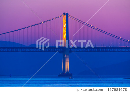 <Kagawa Prefecture> Evening view of the Great Seto Bridge and the ocean <Kagawa Prefecture> Evening view of the Great Seto Bridge and the ocean 127681678