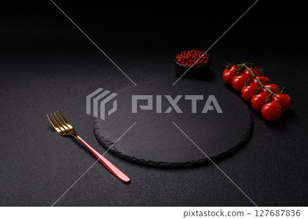 Empty plate with fork, cutlery for dinner table Empty plate with fork, cutlery for dinner table 127687836