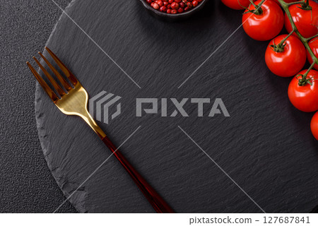 Empty plate with fork, cutlery for dinner table Empty plate with fork, cutlery for dinner table 127687841