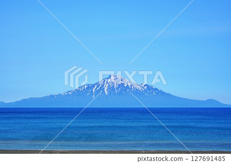 Spectacular views of Rishiri Island in the Sea of Japan, Hokkaido Spectacular views of Rishiri Island in the Sea of Japan, Hokkaido 127691485