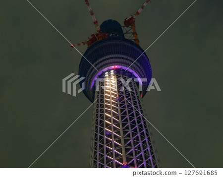 2010 年 10 月，東京墨田區，正在興建中的東京晴空塔城 127691685