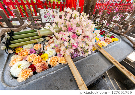 下穀神社的花水噴泉，三月 127691799