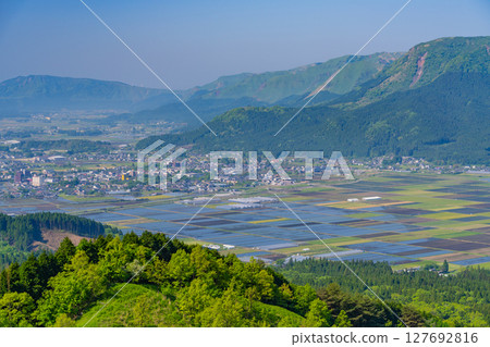 (Kumamoto Prefecture) Aso - View of Uchimaki from Yunoura Parking 127692816