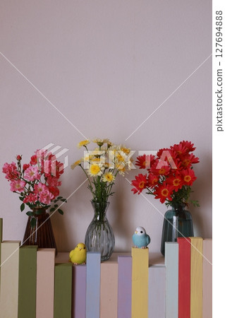 Three types of small flowers 127694888