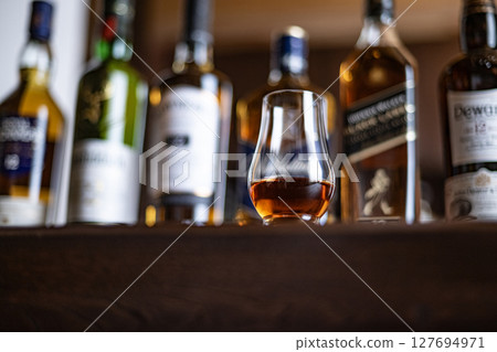 Whiskey, Whiskey Image, Bar, Japanese Whiskey, Single Malt, Japan, Sake, Distilled Spirits 127694971