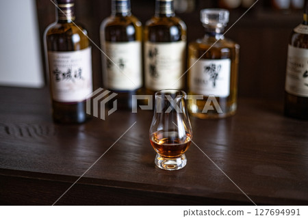 Whiskey, Whiskey Image, Bar, Japanese Whiskey, Single Malt, Japan, Sake, Distilled Spirits Whiskey, Whiskey Image, Bar, Japanese Whiskey, Single Malt, Japan, Sake, Distilled Spirits 127694991