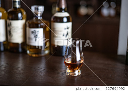 威士忌、威士忌形象、酒吧、日本威士忌、單一麥芽威士忌、日本、清酒、蒸餾酒 127694992