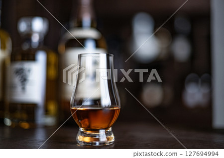 Whiskey, Whiskey Image, Bar, Japanese Whiskey, Single Malt, Japan, Sake, Distilled Spirits Whiskey, Whiskey Image, Bar, Japanese Whiskey, Single Malt, Japan, Sake, Distilled Spirits 127694994