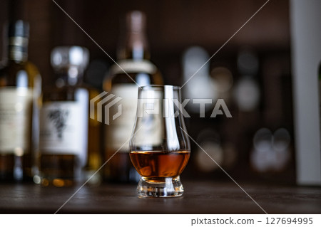 Whiskey, Whiskey Image, Bar, Japanese Whiskey, Single Malt, Japan, Sake, Distilled Spirits 127694995
