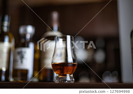 Whiskey, Whiskey Image, Bar, Japanese Whiskey, Single Malt, Japan, Sake, Distilled Spirits Whiskey, Whiskey Image, Bar, Japanese Whiskey, Single Malt, Japan, Sake, Distilled Spirits 127694998
