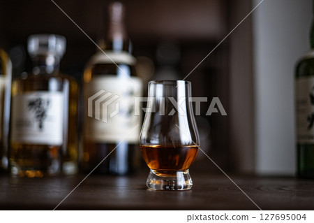 威士忌、威士忌形象、酒吧、日本威士忌、單一麥芽威士忌、日本、清酒、蒸餾酒 威士忌、威士忌形象、酒吧、日本威士忌、單一麥芽威士忌、日本、清酒、蒸餾酒 127695004