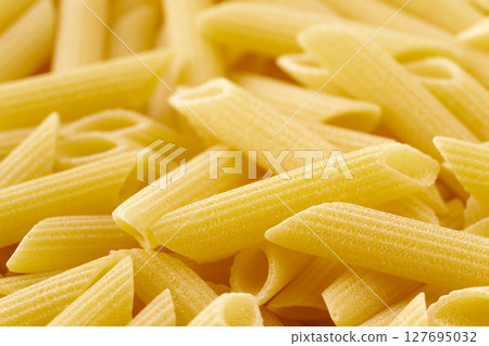 Close up of Penne (Rigate) 127695032