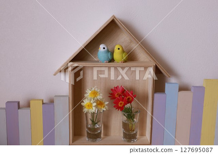 Small flowers and miscellaneous goods Small flowers and miscellaneous goods 127695087