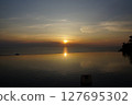 Setting sun 127695302