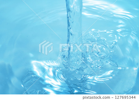 水、水濺、水面、水柱、氣泡、漣漪 127695344