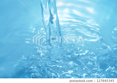 Water, water splash, water surface, water column, bubbles, ripples 127695345